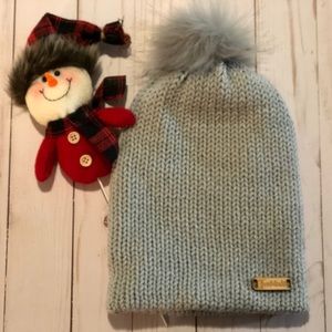 Gray Slouchy Pom Pom Beanie